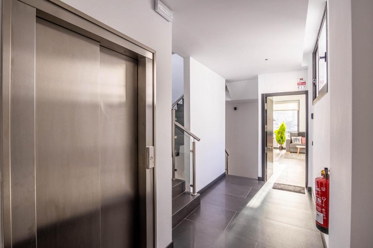 Nervion Suites 1 - Vacacional Sevilla المظهر الخارجي الصورة